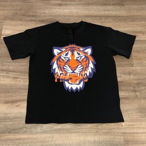 VLONE Friends Tiger graphic T-shirt
Size L